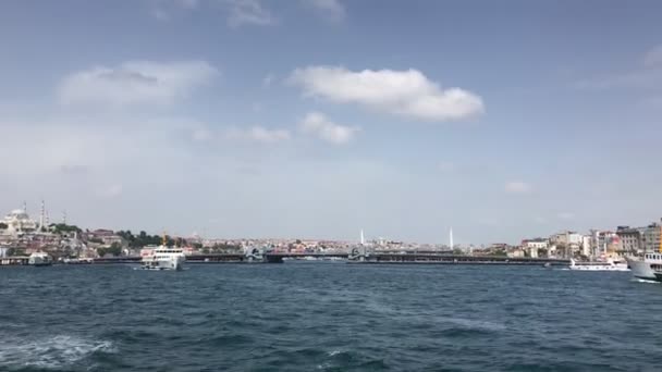 물에서 이스탄불 도시 파노라마 — 비디오