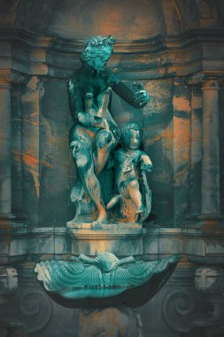 Athena ve Herkül heykeli Frederiksborg kalesinde.