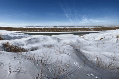 fırtına ile işaretlenmiş kar dalgaları