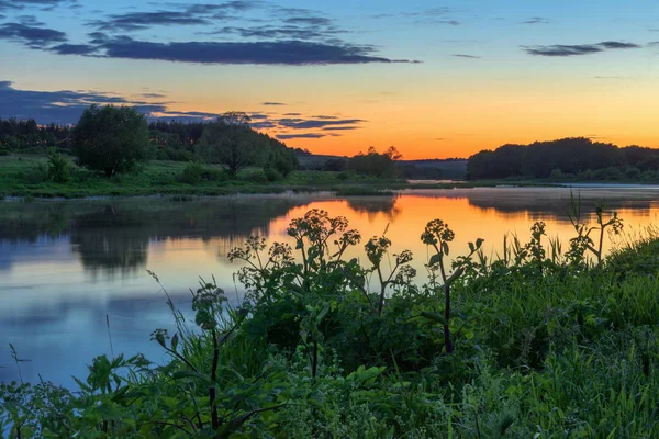 Puesta Sol Sobre Las Colinas Los Campos — Foto de Stock