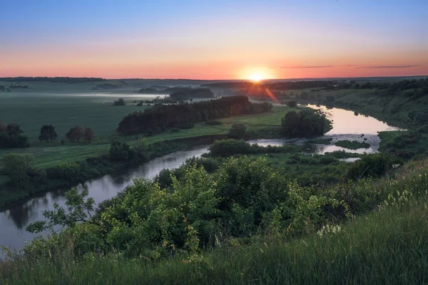 Zachód Słońca Nad Wzgórzami Polami — Zdjęcie stockowe