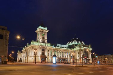 Vitebsky İstasyonu St. Petersburg geceleri