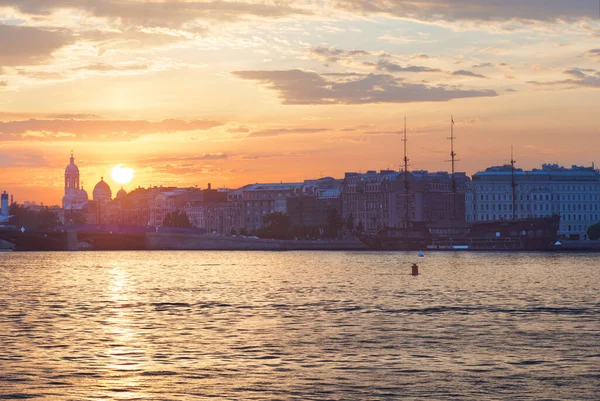 Statki Tle Zachodu Słońca Sankt Peterburg — Zdjęcie stockowe