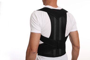 Duruş düzelticisi olan adam. Skolyoz, Kyphosis tedavisi