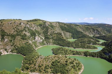 Uvac Nehri Kanyonu, Sırbistan. Manzaralı doğa manzarası