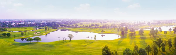 Letecký Pohled Krajinu Golfového Hřiště Výhledem Východ Slunce Ranním Záběru — Stock fotografie