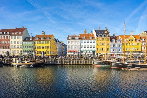Πόλη Κοπεγχάγη Προβολή Του Nyhavn Στην Κοπεγχάγη Δανία — Φωτογραφία Αρχείου