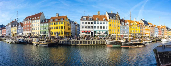 Πανοραμική Θέα Του Nyhavn Κανάλι Στην Πόλη Κοπεγχάγη Δανία — Φωτογραφία Αρχείου