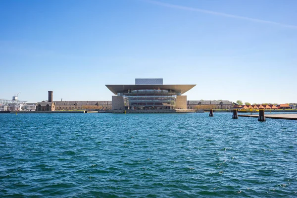 Kopenhag, Denamrk - 1 Mayıs 2017: Kopenhag şehir, Danimarka'nın Kopenhag Opera Binası landmark.