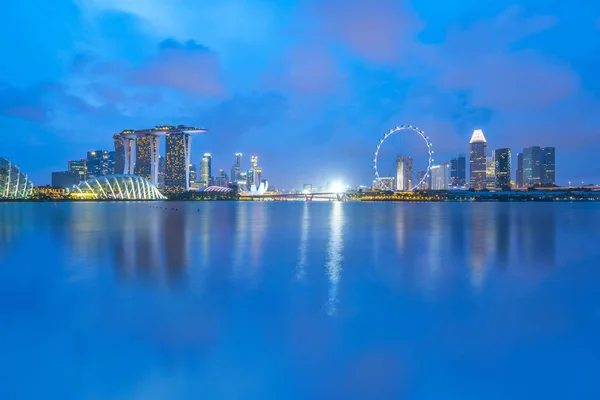 Сінгапур Сіті Горизонт Marina Bay Вночі — стокове фото