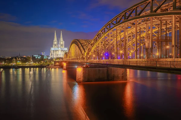 Puente Hohenzollern Con Catedral Colonia Por Noche Ciudad Colonia Alemania — Foto de Stock