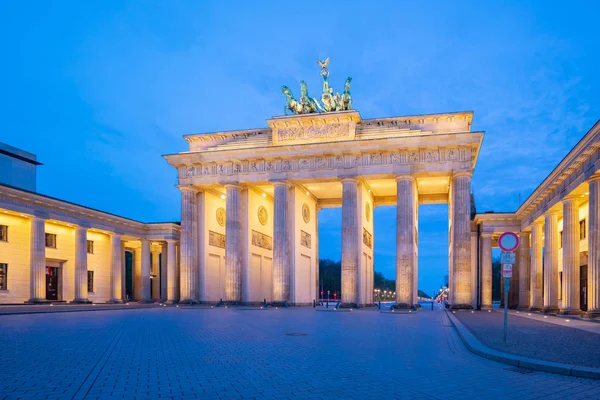 Das Brandenburger Tordenkmal Bei Nacht Berlin Deutschland — Stockfoto