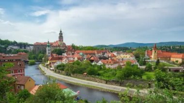 Cesky Krumlov şehir manzarası içinde Çek Cumhuriyeti timelapse 4k video lapse Time 