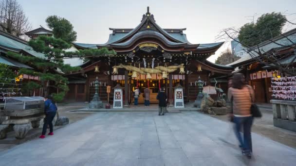 日本の夜の時間の経過の櫛田神社一日のタイムラプス ビデオ — ストック動画