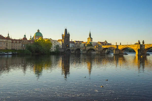 Karlův Most Východem Slunce Praze Česká Republika — Stock fotografie