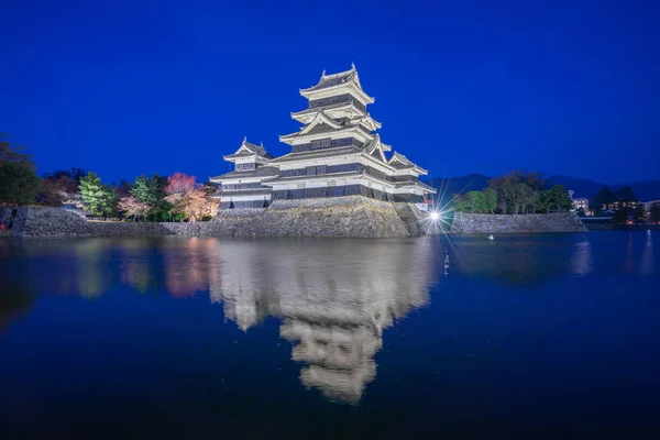 Yansıma Nagano Japonya Ile Gece Matsumoto Kalesi — Stok fotoğraf