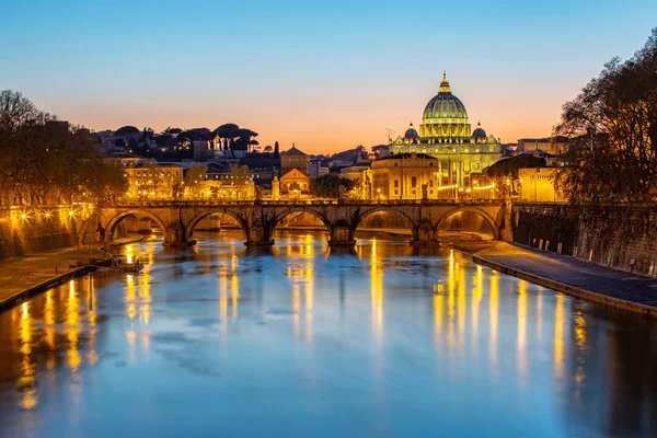 Vista Notturna Della Basilica San Pietro Vaticano — Foto Stock