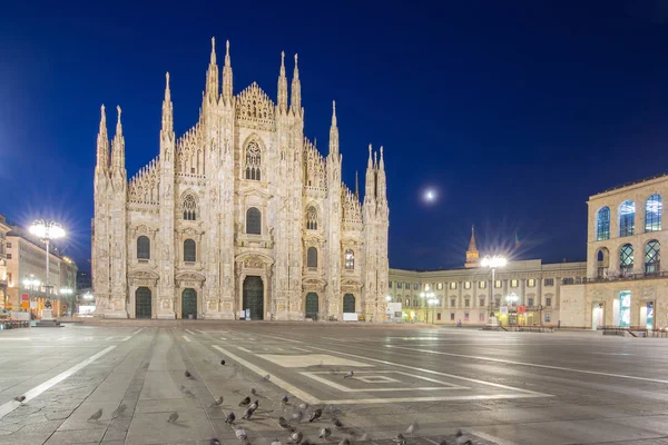 Міланський Собор Боці Площі Вночі Мілані Італія — стокове фото