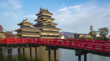 Gün gece timelapse Matsumoto Kalesi içinde Nagano, Japonya zaman atlamalı 4k için