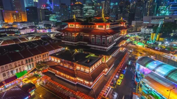 新加坡城市天际线时间推移 晚上在新加坡可以看到佛牙文物寺 — 图库视频影像