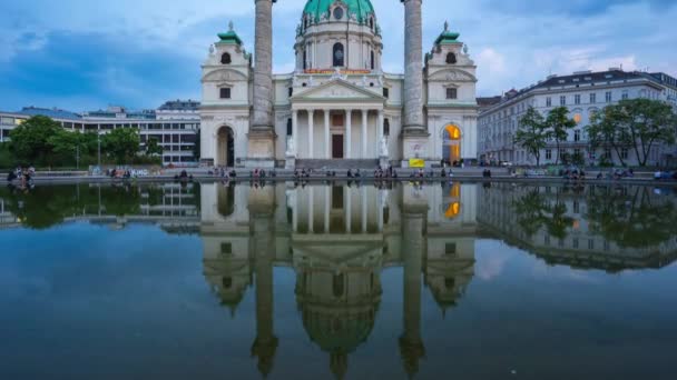 奥地利维也纳市卡尔斯基切教堂日夜延时 — 图库视频影像