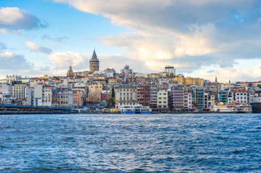 Türkiye'de Istanbul şehir manzarası ile Galata Kulesi.