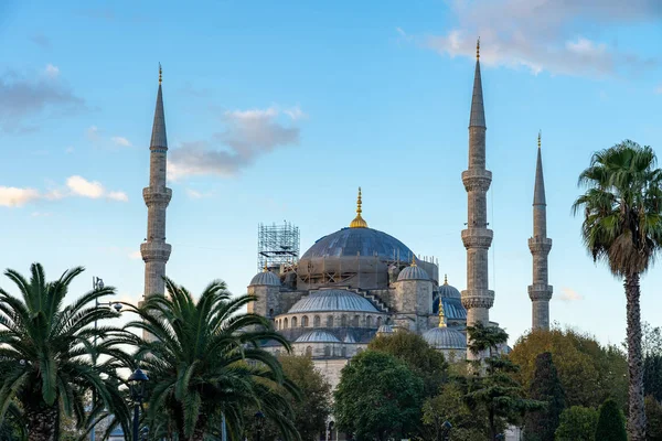 Istanbul mavi mavi mosquewith güzel gökyüzü, Istanbul, Türkiye.