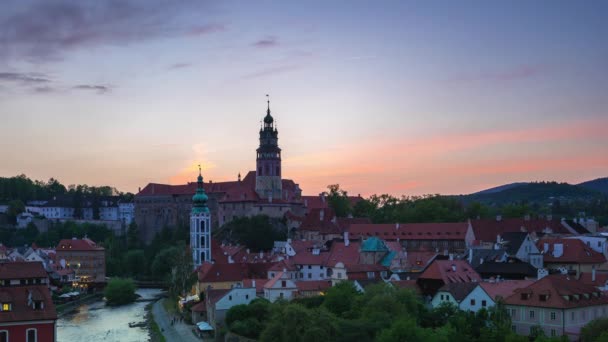 捷克克鲁姆洛夫天际线的暮光之城时间消失 — 图库视频影像