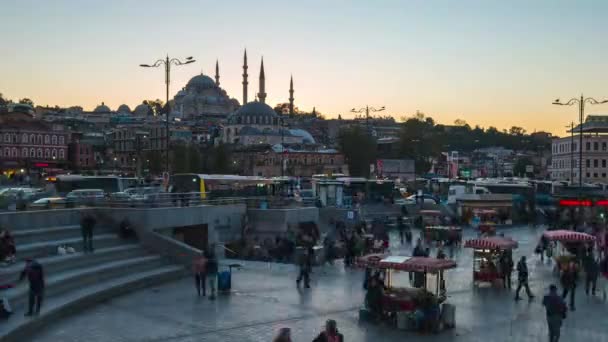 Istambul Turquia Outubro 2018 Pessoas Eminonu Bazaar Terminam Dia Noite — Vídeo de Stock