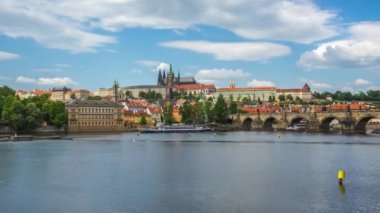 Prag zaman atlamalı, Prague, Çek Cumhuriyeti zaman atlamalı Vltava Nehri manzaralı