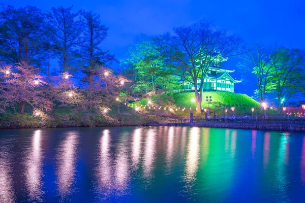 Festival de flores de cerezo en el castillo de Takada por la noche en Niigata, Japón — Foto de Stock