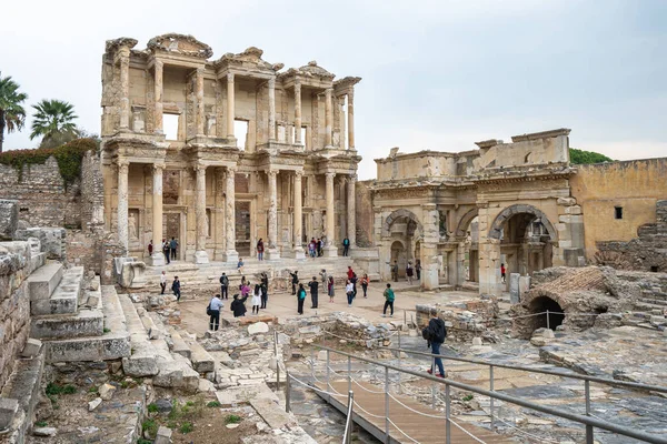 De bibliotheek van Celsus in Efeze Izmir, Turkije — Stockfoto