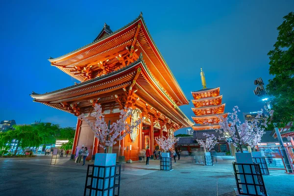 Tokyo şehrinde gece Senso-ji tapınağı, Japonya — Stok fotoğraf