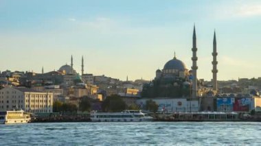 İstanbul'da Boğaz ve Marmara Denizi ile İstanbul şehir silueti