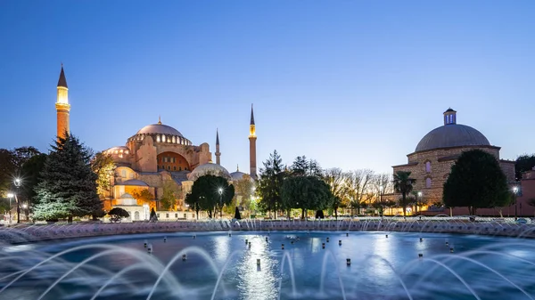 Panorama Hagia Sophia w nocy w Stambule, Turcja — Zdjęcie stockowe