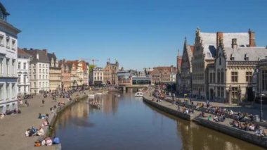 Ghent, Belçika'da kanal lı Gent eski şehir silueti.