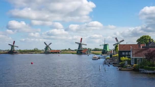 荷兰北部赞斯尚斯镇的风车时间推移 — 图库视频影像