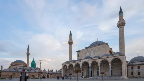 Dia a noite lapso de tempo do Museu Mevlana e Mesquita Selimiye em Konya, Turquia . — Vídeo de Stock