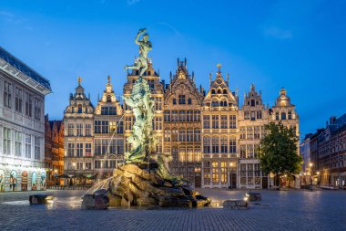 Belçika'da Antwerp'li Grote Markt Guildhalls
