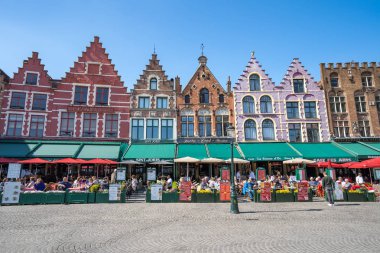 Belçika'da Bruges pazar meydanı