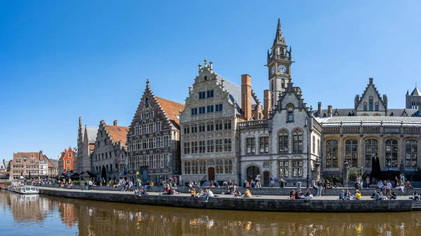 Gand centro storico con canale a Gand, Belgio — Foto Stock