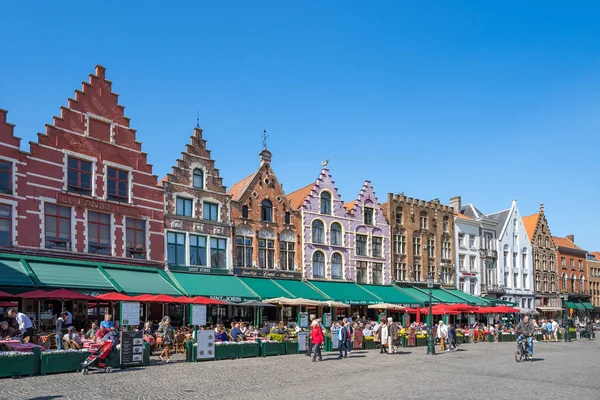 Belçika'da Bruges pazar meydanı