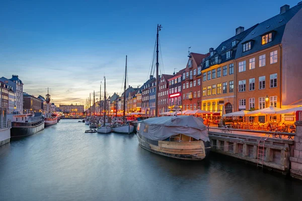 Edificios emblemáticos Nyhavn en la ciudad de Copenhague, Dinamarca —  Fotos de Stock