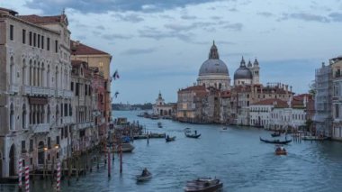 İtalya 'daki Venedik silueti manzaralı Santa Maria della Salute.