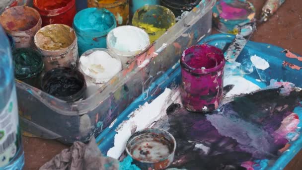 Street artist acrylic paint set. Close up shot — Stock Video
