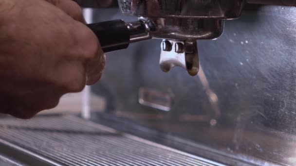 蒸気、スローモーションのコーヒーマシン — ストック動画