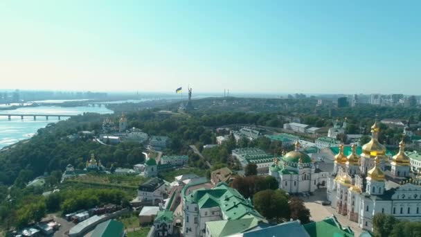 Imágenes aéreas de drones de Kiev Pechersk Lavra — Vídeo de stock