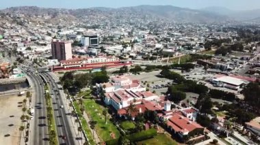 Hotel Riviera del Pacfico, Ensenada, Baja California'nın havadan çekilmiş fotoğrafı