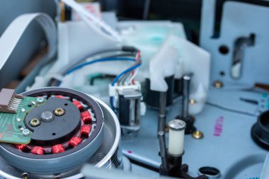 Vhs oynatıcısının elektromekanik parçaları