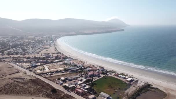 Εναέρια Λήψη Της Παραλίας Estero Στην Ensenada Του Μεξικού — Αρχείο Βίντεο